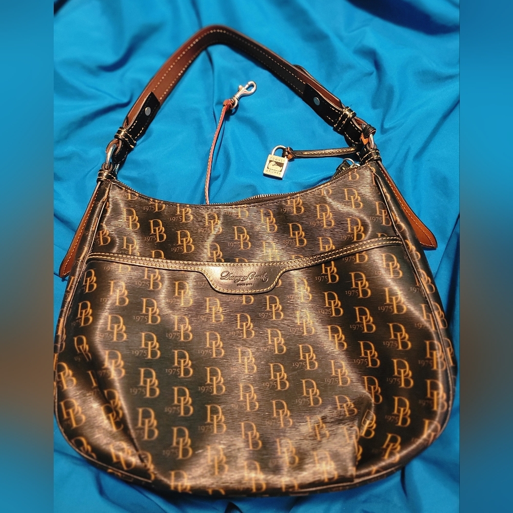 DOONEY & BOURKE 1975 SIGNATURE COLLINS Black Shoulder Bag